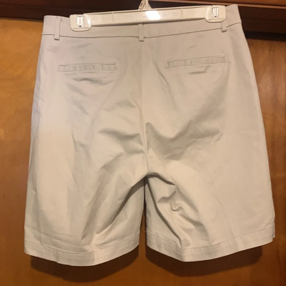 Dockers Size 10P Ideal Fit Khaki Shorts - Picture 7 of 7
